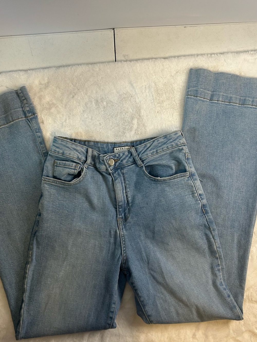 Bagatelle Collection Women’s Jeans Size 27 Light Wash Flare Cuff Hem Stretch